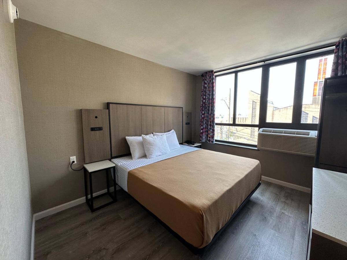 Regal Inn & Suites New York Laguardia Hotel Eksteriør billede
